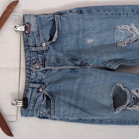 H&M Denim Light Wash Destroyed Low Waist Boyfriend Fit Size 0 - Picture 2 of 7